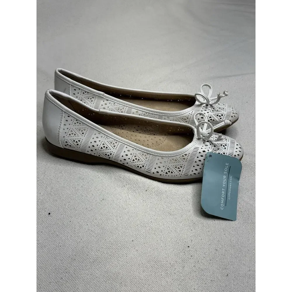 Cliffs by White Mountain Cheryl Women's 8.5M White Perforated Ballet Flats NWOB